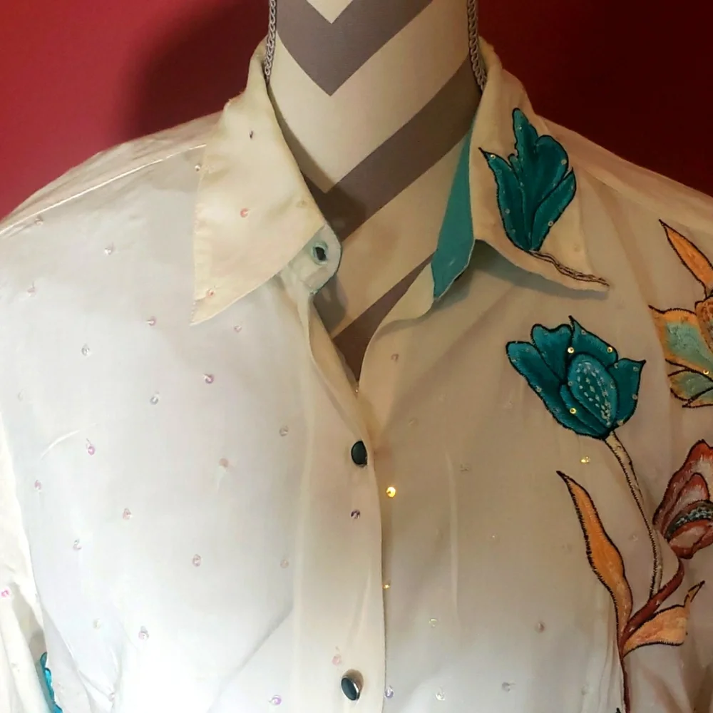 Vintage collection blouse. - Picture 5 of 8